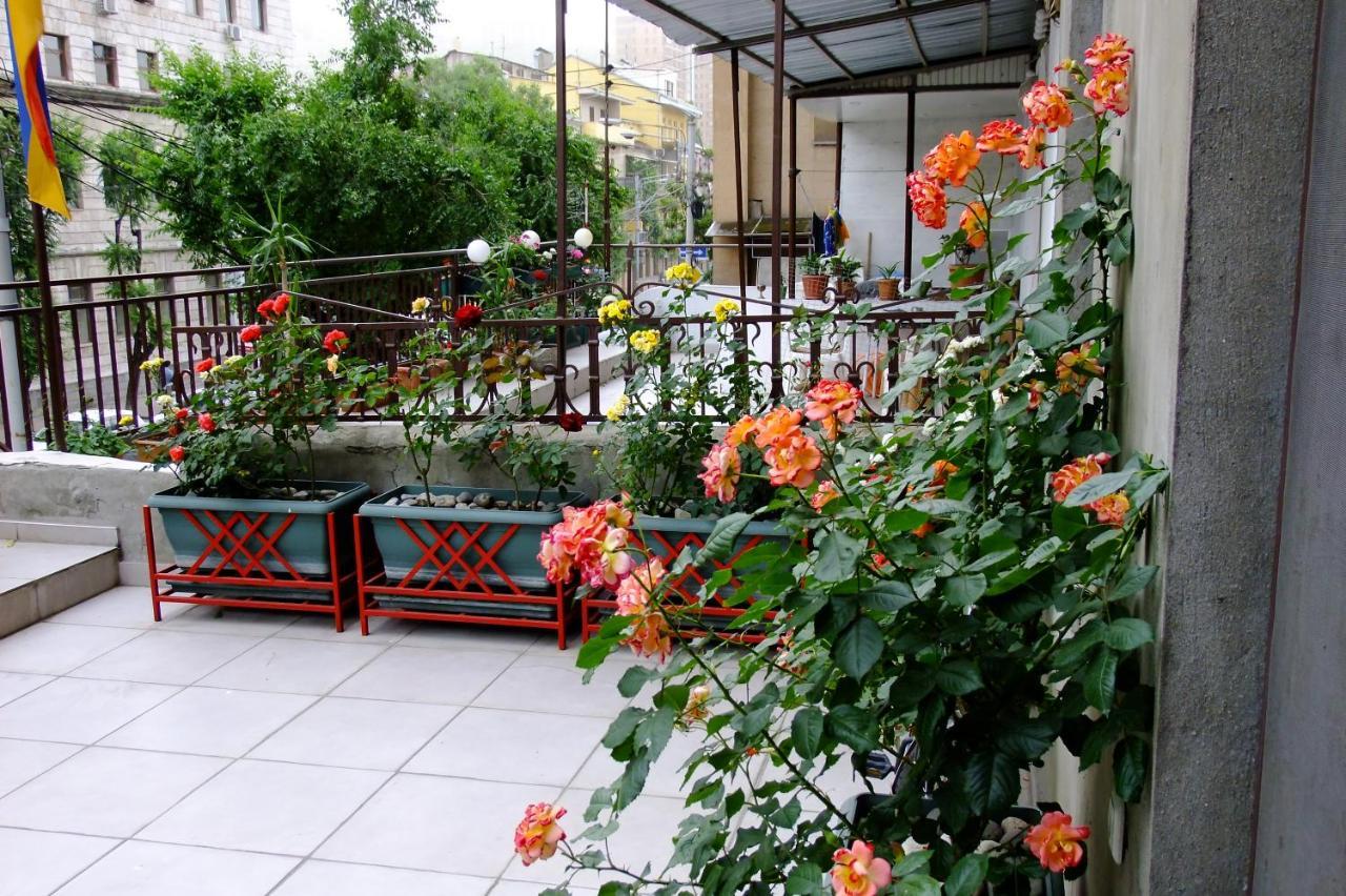Yerevan Center Apartment 5A Bagian luar foto